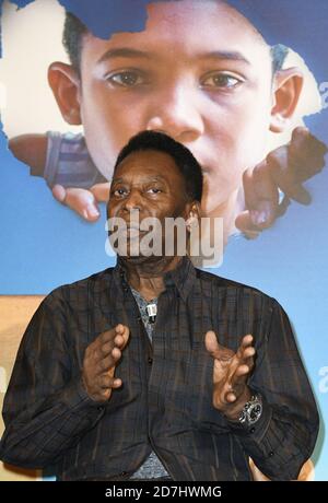 Milano, Italia. 23 Ott 2020. Milano, Italia ARCHIVIO Photocall presentazione del film 'PELE '' con la partecipazione di Pelè (Edson Arantes do Nascimento) nella foto: Pelè Credit: Independent Photo Agency/Alamy Live News Foto Stock