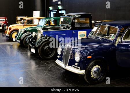 salisburgo, austria, 17 ottobre 2020, fiera classica, mostra per auto d'epoca, moto e veicoli, limousine lancia e mercedes Foto Stock