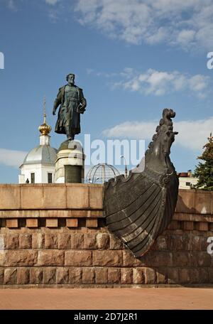 Monumento a Afanasy Nikitin terrapieno a Tver. La Russia Foto Stock