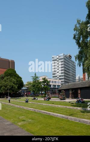 Merrion Street Gardens nella città di Leeds, West Yorkshire, Inghilterra. Foto Stock