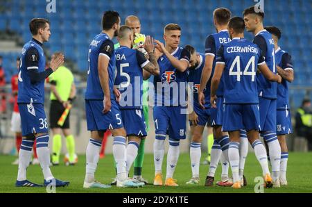 Stadio Poznan, Poznan, Polonia. 22 ottobre 2020. Europa League football, Lech Poznan contro Benfica; Lech Poznan festeggia il loro obiettivo di equalizzazione per 1-1 Credit: Action Plus Sports/Alamy Live News Foto Stock