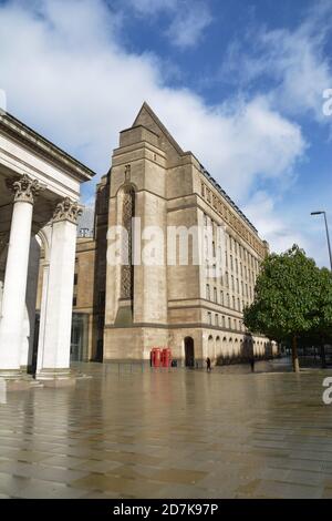 Il municipio di Manchester, piazza di San Pietro vuota di persone il 08/10/2020 Foto Stock