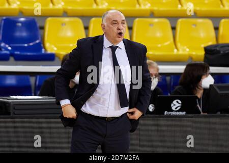 Barcellona, Spagna. 23 ottobre 2020. Pablo Laso del Real Madrid durante la partita della Turkish Airlines Eurolega tra il FC Barcelona e il Real Madrid al Palau Blaugrana il 23 ottobre 2020 a Barcellona, Spagna. Credit: Dax Images/Alamy Live News Foto Stock