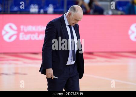 Barcellona, Spagna. 23 ottobre 2020. Pablo Laso del Real Madrid durante la partita della Turkish Airlines Eurolega tra il FC Barcelona e il Real Madrid al Palau Blaugrana il 23 ottobre 2020 a Barcellona, Spagna. Credit: Dax Images/Alamy Live News Foto Stock