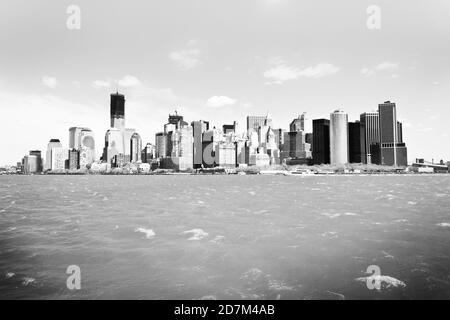 MONTERREY, MESSICO - 15 aprile 2012: Monterrey NL Messico, 14 aprile 2012, skyline panoramico di New York all'alba. Edifici di uffici/skyrcap di Manhattan Foto Stock