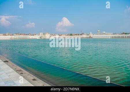 Bella vista di Gurudwara Tarn Taran Sahib, Amritsar, Punjab Foto Stock