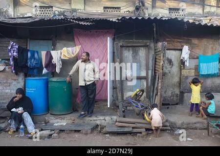 Jhopras o abitazioni hutment in Darukhana slum dominato da musulmani sono, Mazagaon, Mumbai, India Foto Stock