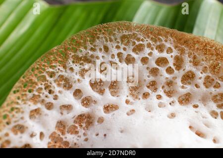 Kerala prima colazione cibo indiano del sud per la prima colazione in India. DOSA Idli puttu folle torta di riso cotto al vapore cibo upma appam pongal. Sri Lanka. Cibo Lankan Foto Stock