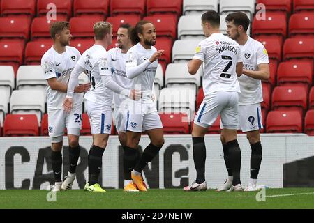 SUNDERLAND, INGHILTERRA. IL 24 OTTOBRE John Marquis di Portsmouth festeggia il suo 2-1 durante la partita Sky Bet League 1 tra Sunderland e Portsmouth allo Stadium of Light di Sunderland sabato 24 ottobre 2020. (Credit: Robert Smith | MI News) Credit: MI News & Sport /Alamy Live News Foto Stock