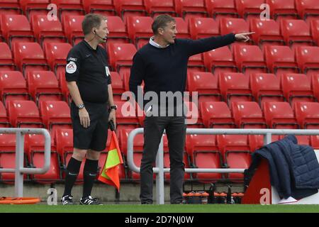 SUNDERLAND, INGHILTERRA. 24 OTTOBRE il direttore di Sunderland Phil Parkinson durante la partita Sky Bet League 1 tra Sunderland e Portsmouth allo Stadio di luce, Sunderland, sabato 24 ottobre 2020. (Credit: Robert Smith | MI News) Credit: MI News & Sport /Alamy Live News Foto Stock