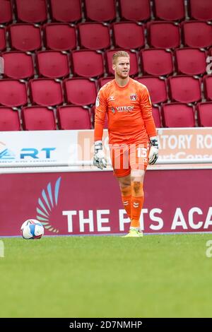 NORTHAMPTON, INGHILTERRA. 24 OTTOBRE. Il custode di Charlton Athletic, ben Amos, durante la seconda metà della Sky Bet League, una partita tra Northampton Town e Charlton Athletic al PTS Academy Stadium di Northampton sabato 24 ottobre 2020. (Credit: John Cripps | MI News) Credit: MI News & Sport /Alamy Live News Foto Stock