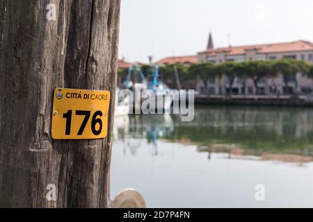 Porto di pesca a Caorle, Veneto, Italia Foto Stock