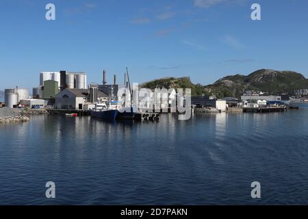 Bodo, / Norvegia - Giugno 15 2019: Zona industriale nel porto di Bodo, Norvegia Foto Stock