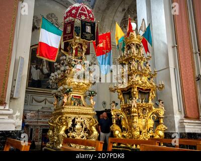 Candelore di st. Agata nella Chiesa di San Francesco d'Assisi (Chiesa di San Francesco d'Assisi all'Immacolata). Catania, Sicilia, Italia Foto Stock