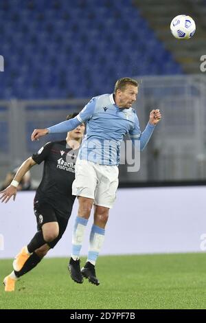 Roma, Italia. 24 Ott 2020. ROMA, ITALIA - Ottobre 24 : Lucas Leiva della SS Lazio in azione durante la Serie UNA partita di calcio tra SS Lazio e Bologna FC allo Stadio Olimpico il 24 ottobre 2020 a Roma, Italia /LM Credit: Independent Photo Agency/Alamy Live News Foto Stock