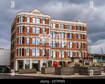 Bridge House Blackfriars - ristrutturato 1889 edificio di uffici sulla N. approccio a Blackfriars Bridge a C. London. Progettazione di ristrutturazioni EPR Architects Foto Stock