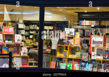 Il negozio di libri di Watersone a Galleries Bristol. Foto Stock