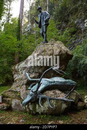 Statua di caccia Kaiser a Kaltenbach, Bad Ischl, Salzkammergut, Austria superiore Foto Stock