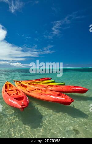 Kayak, muri Lagoon, Rarotonga, Isole Cook, Sud Pacifico Foto Stock