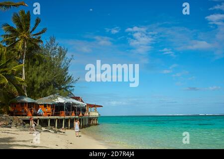 Aroa Beach e il Rarotongan Beach Resort & Spa, Rarotonga, Isole Cook, Sud Pacifico Foto Stock