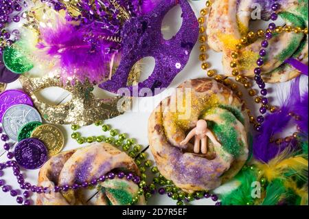 Mardi Gras re torte e decorazione Foto Stock