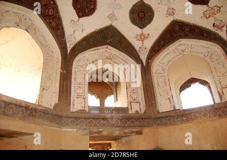 Forte di Lahore nella città vecchia di Lahore a Punjab, Pakistan. Il Forte di Lahore è stato dichiarato patrimonio dell'umanità dall'UNESCO nel 1981. Foto Stock