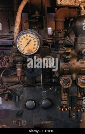 Locomotiva a vapore le valvole di comando del display al B&O Railroad Museum, Baltimore, Maryland, Stati Uniti d'America. Foto Stock