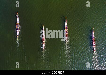 Shengyang, shengyang, Cina. 25 Ott 2020. LiaoningÃ¯Â¼Å'CHINA-otto squadre gareggiano nelle GARE da 100 e 200 metri dei gruppi da 22 e 14 persone al 9° Dragon Boat Grand Prix di Shenyang, provincia di Liaoning, 15 ottobre 2020. Credit: SIPA Asia/ZUMA Wire/Alamy Live News Foto Stock