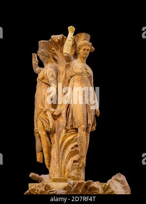 Delphi, Grecia - Ottobre 04 2020: La colonna Akanthos a Delphi, Grecia Foto Stock