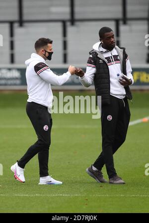 Salford, Regno Unito. 24 ottobre 2020 personalità televisiva Mark Wright visto durante la Sky Bet League due partite tra Salford City e Crawley Town. Credit: James Boardman / Alamy Live News Foto Stock