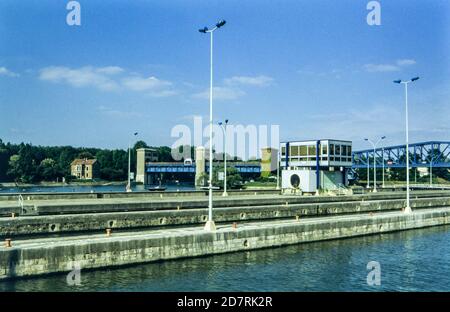 Serrature Suresnes sul fiume Senna Foto Stock