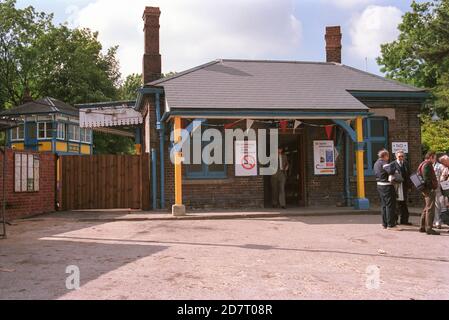 Esterno della stazione di Chesham, Buckinghamshire, Regno Unito Foto Stock