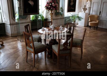 Walbrzych, Polonia - 18 luglio 2020: Castello di Ksiaz, il Salon Verde Foto Stock