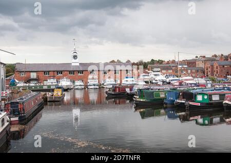 Intorno al Regno Unito - viste del bacino del canale di Stourport-on-Severn Foto Stock
