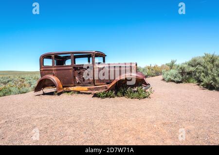 Auto abbandonata nel deserto dell'Arizona Foto Stock