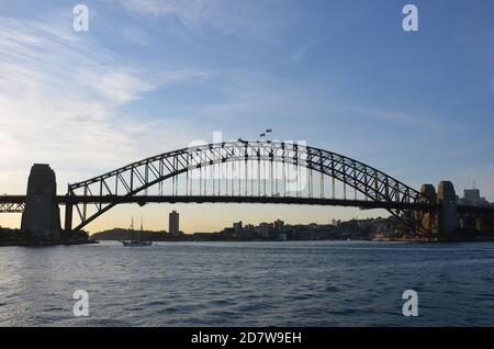 Sydney Harbour Bridge, visto dall'Opera House, Sydney, NSW Foto Stock