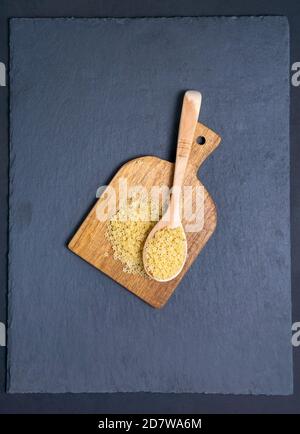 Stelline Pasta biologica di Gragnano, specialità gastronomiche italiane. Foto verticale Foto Stock