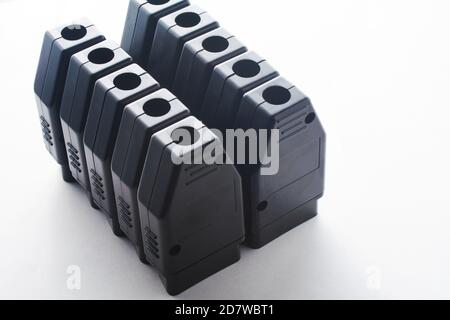 Insieme di scanner per auto OBD2 e interfacce diagnostiche. Scanner professionale per auto OBDII. Connettore a spina per la diagnostica del veicolo Foto Stock