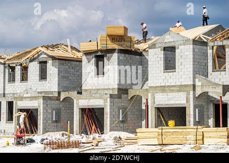 Miami Florida,Kendall Townhouses sotto costruzione di nuovo sito, case di cinder block, Foto Stock