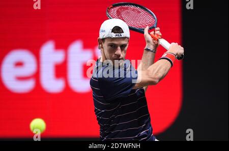 Colonia, Germania. 25 Ott 2020. Tennis: ATP Tour - Campionati di Colonia (ATP), individuali, uomini, finale, A. Zverev (Germania) - Schwartzman (Argentina). Diego Schwartzman gioca la palla. Credit: Jonas Güttler/dpa/Alamy Live News Foto Stock