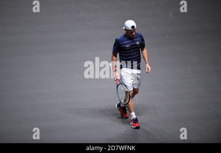 Colonia, Germania. 25 Ott 2020. Tennis: ATP Tour - Campionati di Colonia (ATP), individuali, uomini, finale, A. Zverev (Germania) - Schwartzman (Argentina). Diego Schwartzman reagisce dopo aver perso un punto. Credit: Jonas Güttler/dpa/Alamy Live News Foto Stock