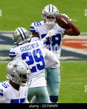 Landover, Stati Uniti. 25 Ott 2020. Dallas Cowboys Cornerback Daryl Worley (28) celebra un fumble recovery dalla Washington Football Team durante la prima metà di una partita di football NFL al FedEx Field di Landover, Maryland, domenica 25 ottobre 2020. Foto di David Tulis/UPI Credit: UPI/Alamy Live News Foto Stock