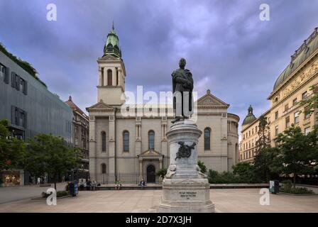 Monumento di Petar Preradovic di fronte alla cattedrale ortodossa serba in piazza Petar Preradovic nel centro della città di Zagabria, Croazia Foto Stock