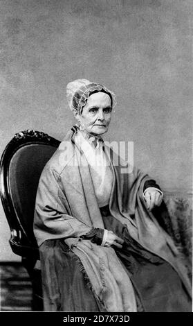 1875 c., Philadelphia , USA : l'americano Quaker , abolizionista , attivista per i diritti delle donne e riformatore sociale LUCRETIA MOTT ( BORN COFFIN , 1793 - 1880 ). Fotografo sconosciuto .- USA - ritratto - ritratto - RIFORMISTA - riformismo sociale - FEMMINISTA - suffragisti - SUFFRAGETTA - SUFFRAGISMO - VOTO POLITICO ALLE DONNE - FEMMINISTA - ABOLIZIONISMO - ABOLIZIONISTA - ANTI - HAVISCHON - cappello - HAVISCHON - HAVISCHON - cappello - HAVISCHIA - cappello - donna - HAVISMALIA - cappello - cappello - HAVIS - HAVIS - HAVIS - HAVIS - HAVIS - HAVIS - donna - HAVIS - HAVIS - HAVIS Anziana vecchia - firma - firma - firma - autografo - autografo --- Archivio GBB Foto Stock