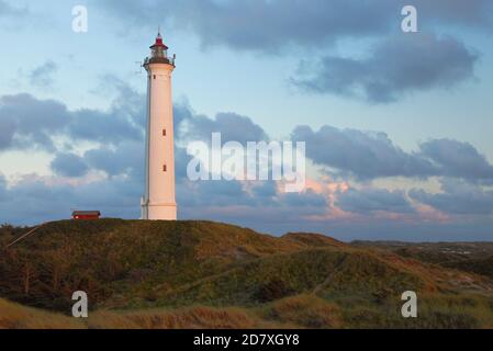 Faro di Norre Lyngvig vicino a Hvide Sande; Danimarca; Nørre Lyngvig Fyr, Danmark Foto Stock