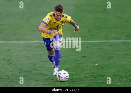 Salvi Sanchez di Cadice CF durante la Liga match tra FC Cadiz e Villarreal giocato allo stadio Ramon de Carranza il 25 ottobre 2020 a Cadice, in Spagna. (Foto di Antonio Pozo/PRESSINPHOTO) Credit: Pro Shots/Alamy Live News Foto Stock