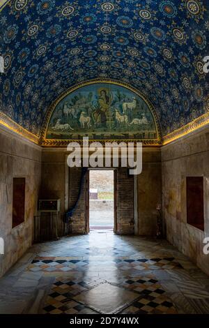 La lunetta buon Pastore, Mausoleo di Galla Placidia. Ravenna, Emilia Romagna, Italia, Europa. Foto Stock