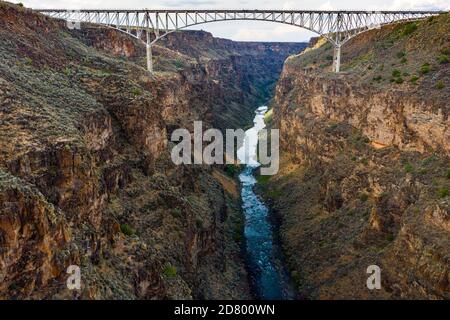 Rio Grande Gorge Bridge, Arroyo Hondo, NM, USA Foto Stock