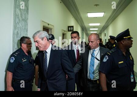 Robert Mueller, ex Consigliere Speciale per il Dipartimento di Giustizia degli Stati Uniti, arriva a Capitol Hill per incontrare i membri del Congresso il 24 luglio 2019. Credit: Alex Edelman/The Photo Access Foto Stock