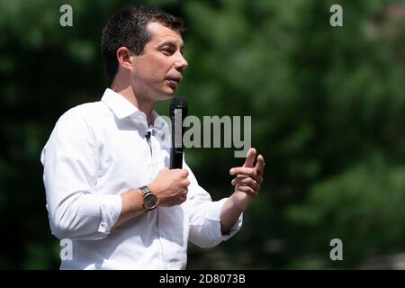 2020 Democratic Presidential Hopeful, South Bend, Indiana Mayor, Pete Buttigieg parla durante un evento di campagna a Muscatine, Iowa il 14 agosto 2019. Buttigieg sta facendo campagna in Iowa per i prossimi due giorni discutendo i suoi piani per potenziare l'America rurale. Credit: Alex Edelman/The Photo Access Foto Stock